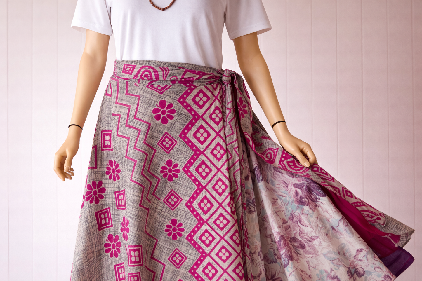 Çift Taraflı Bağlamalı İpek Etek – Pembe Gri Desenli (Nepal)
