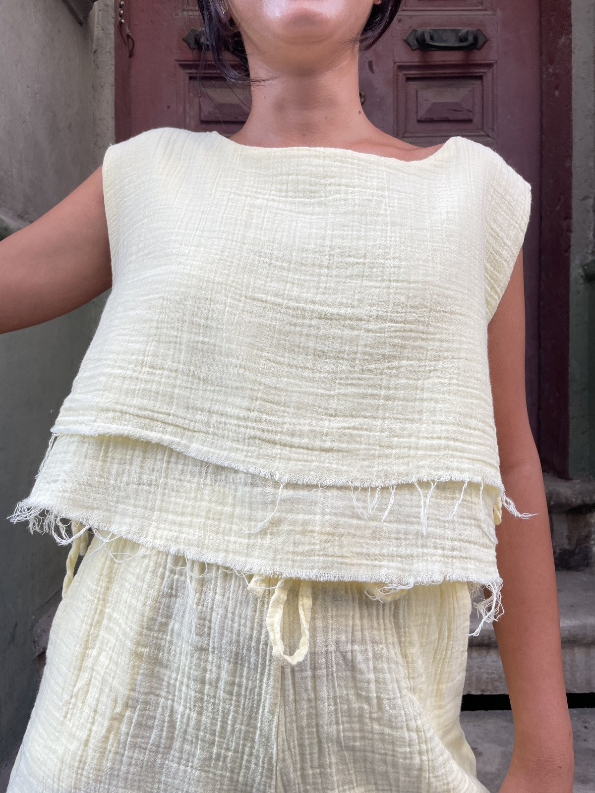Bohem Müslin Kolsuz Crop Bluz – Sarı