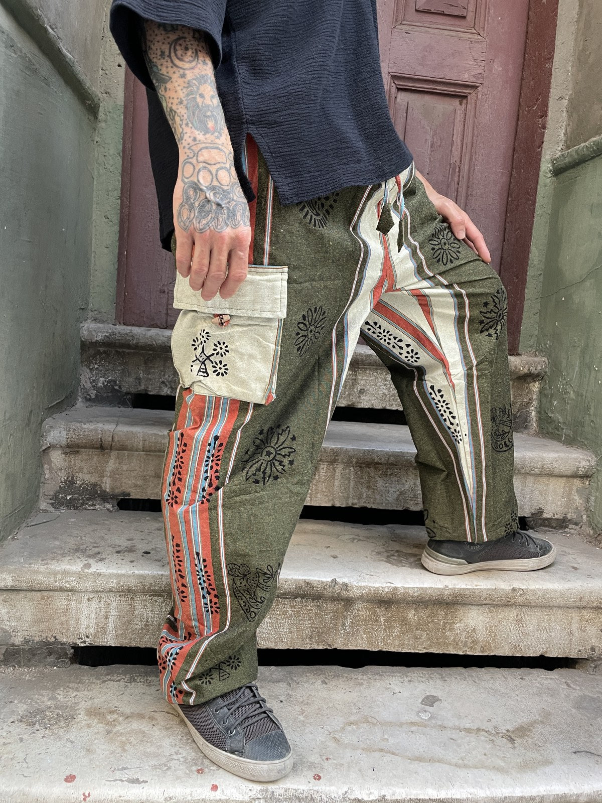 Unisex Nepal Etnik Baskılı Cepli Pantolon – Siyah & Haki