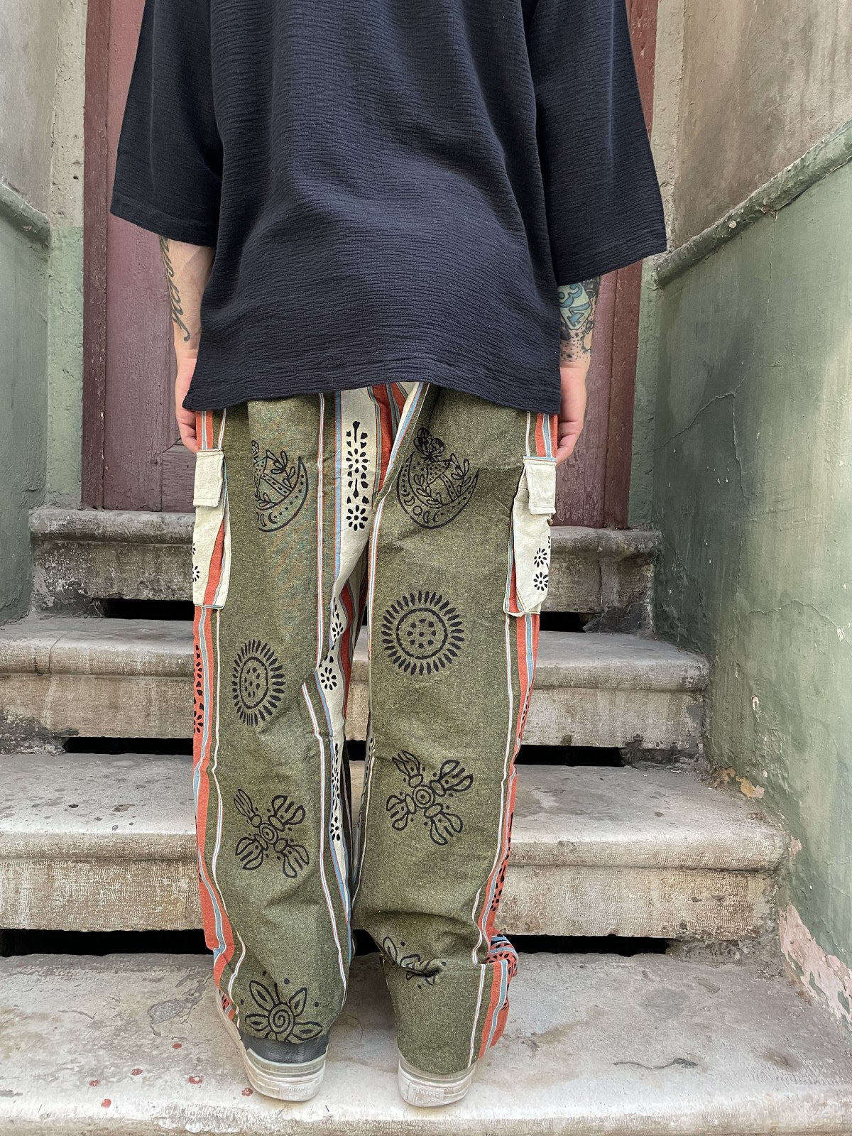 Unisex Nepal Etnik Baskılı Cepli Pantolon – Siyah & Haki