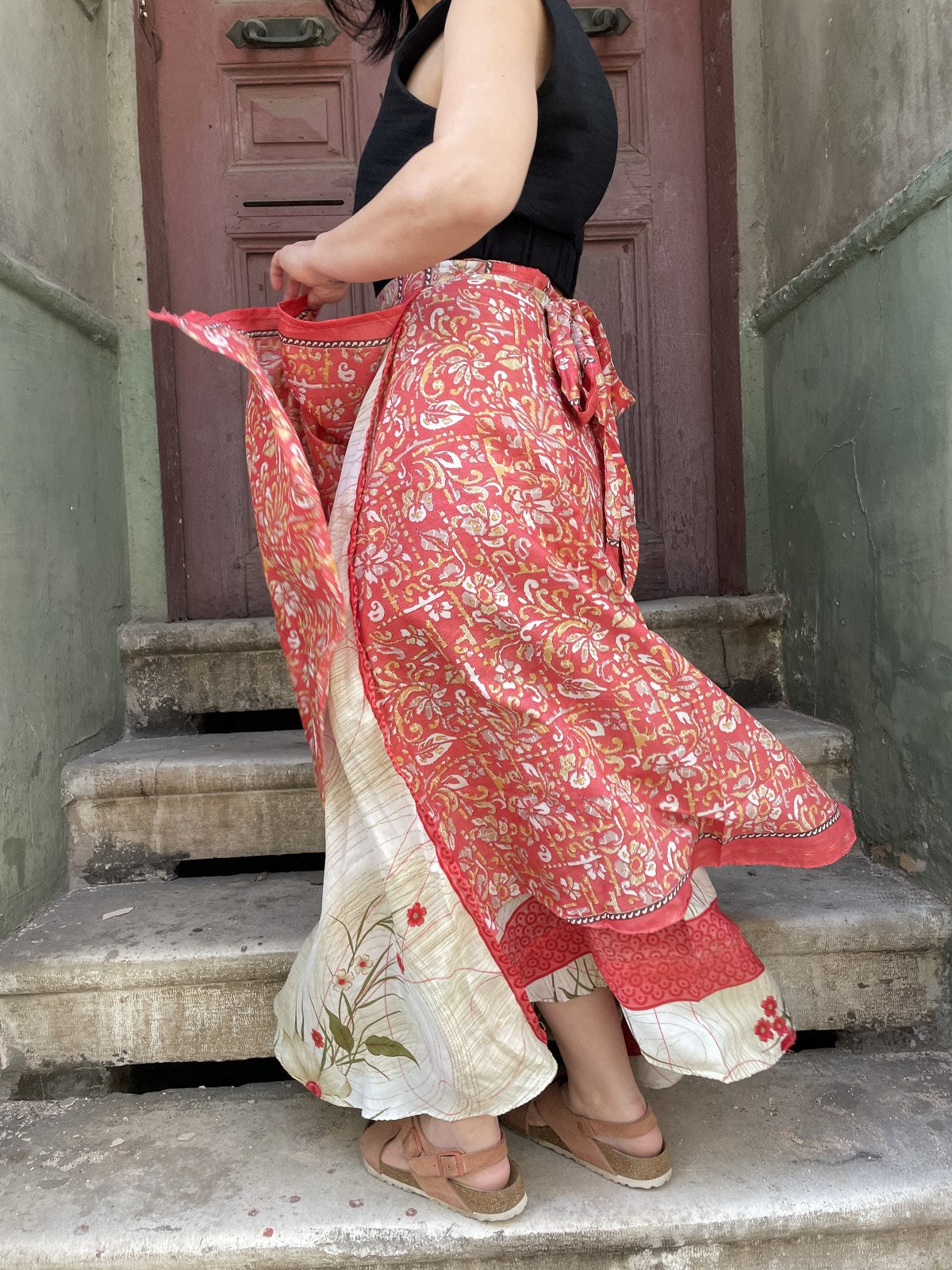 Bohem Kırmızı Çiçekli Çift Taraflı Bağlamalı İpek Etek