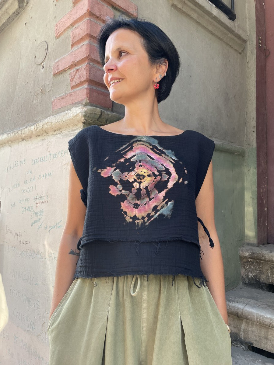Bohem Siyah Batik Desenli Müslin Bluz – %100 Pamuk