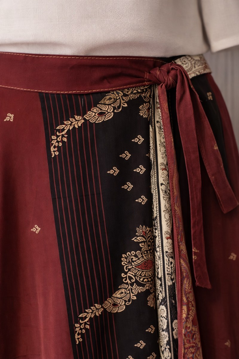 Çift Taraflı Bağlamalı İpek Etek – Bordo Siyah