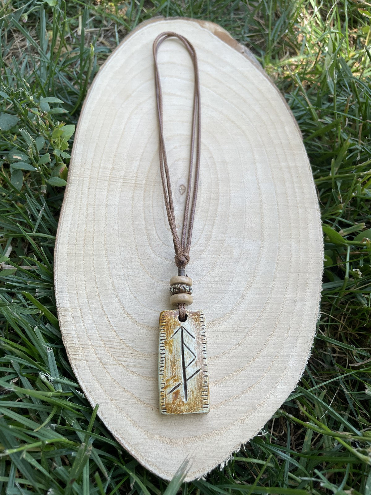 Kahve Güç Sembollu Sembollü Seramik Kolye