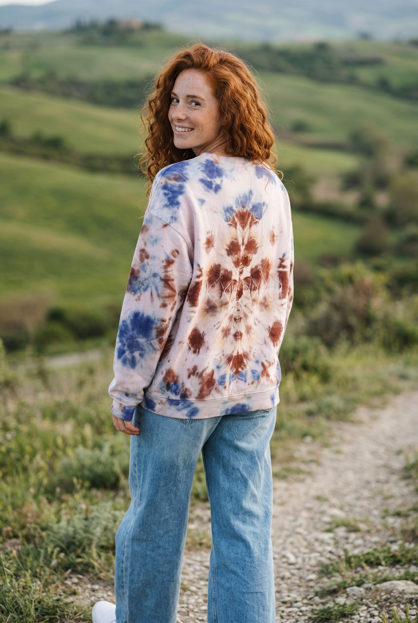 Batik Desenli Oversize Kadın Sweatshirt – %100 Pamuk, Kahve Mavi Düş