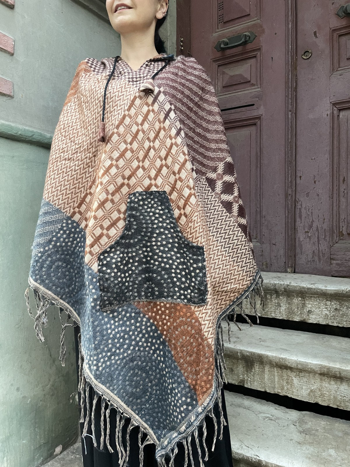 Kapüşonlu Bohem Etnik Desenli Nepal Panço