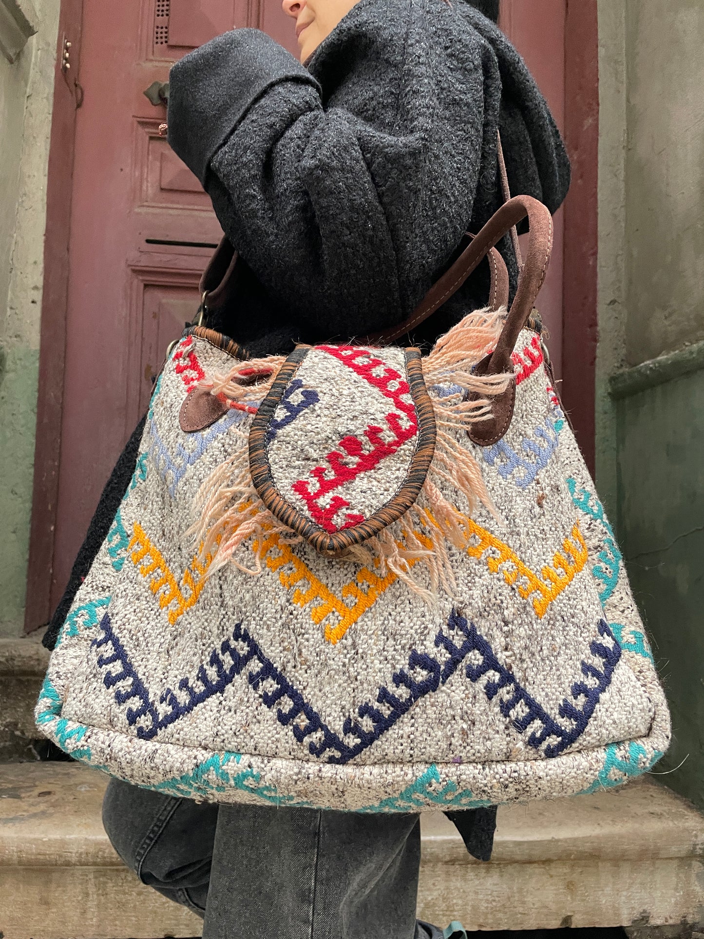 Bohem Laptop Haki Kırmızı Omuz Çantası