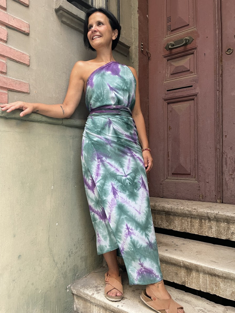 Tasarım Batik Sarong – Çok Yönlü Bağlamalı Viskon Elbise & Etek