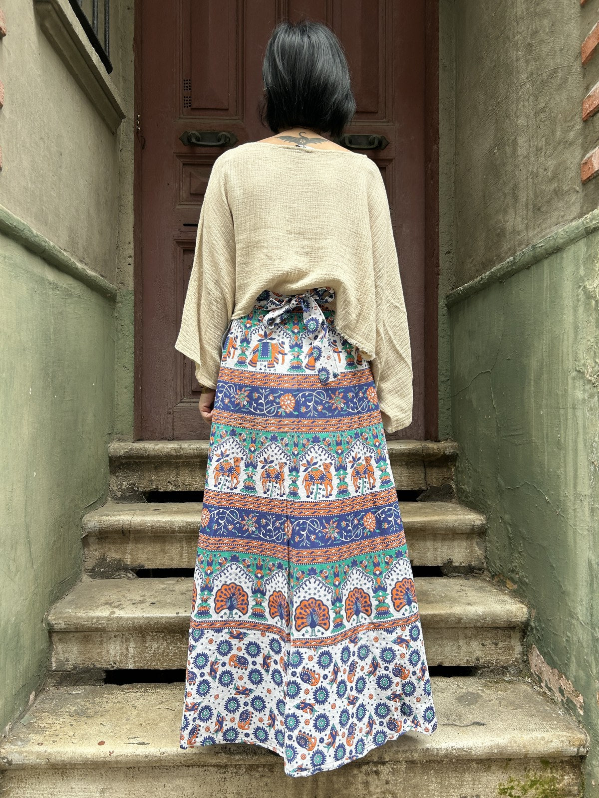 Nepal Siyah Fil Desenli Bağlamalı Etek