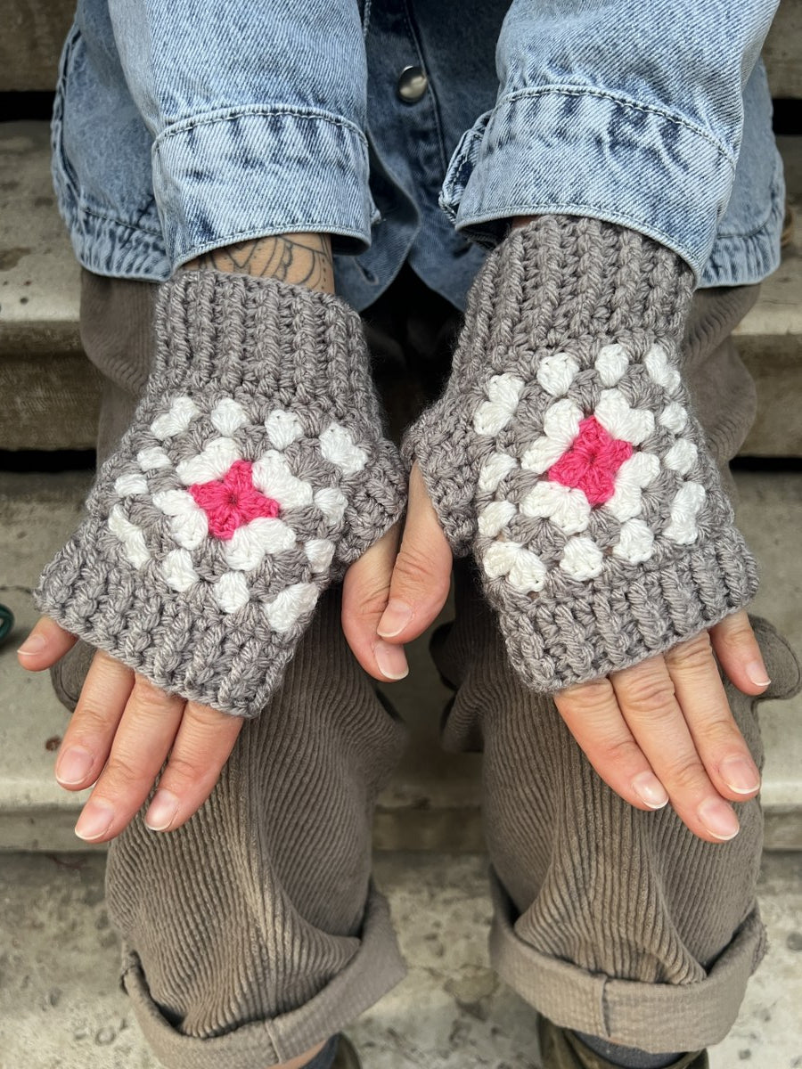 Bohem Motifli Parmaksız El Örgüsü Eldiven - Gri Beyaz