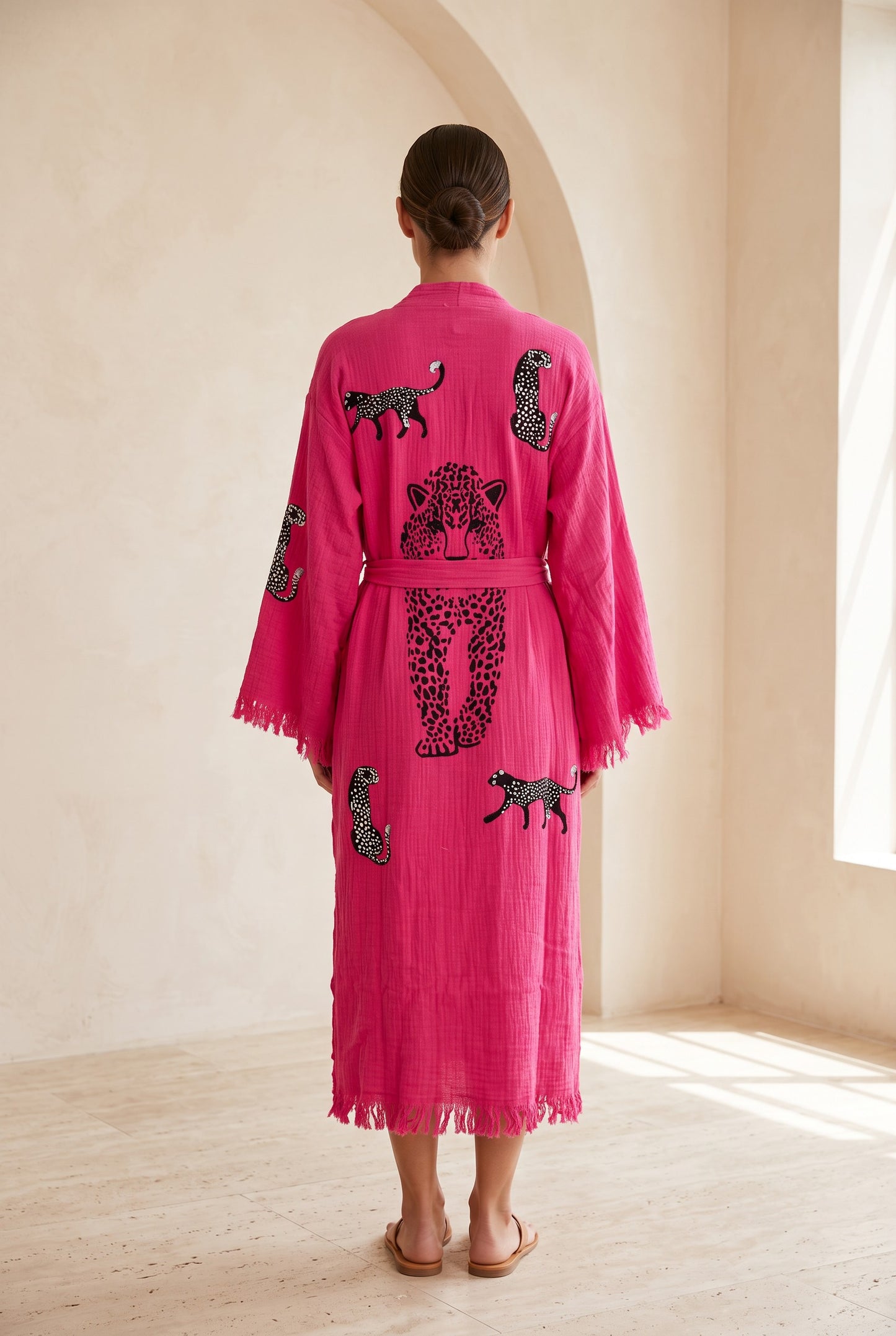 Sahara Leopar Desenli Müslin Kimono Kaftan – Pembe