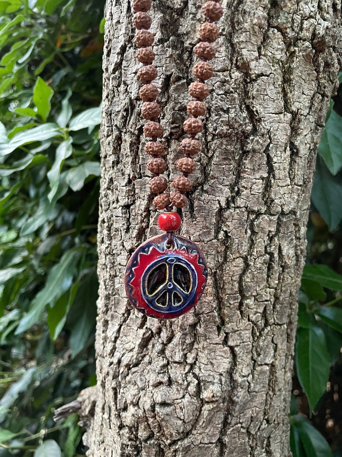 Barış Sembolü Rudraksha Tohumu Seramik Doğal Tas Mala Kolye