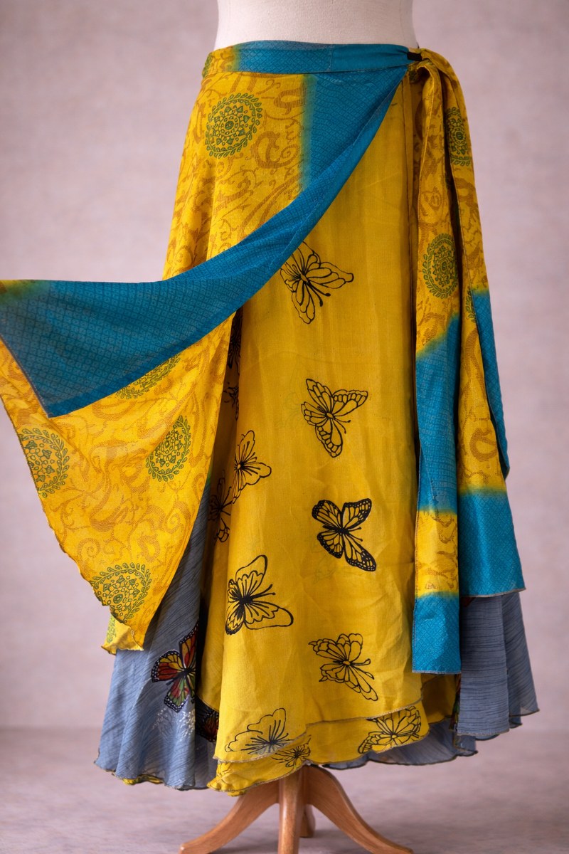 Sarı Mavi Kelebek Desenli – Çift Taraflı İpek Etek
