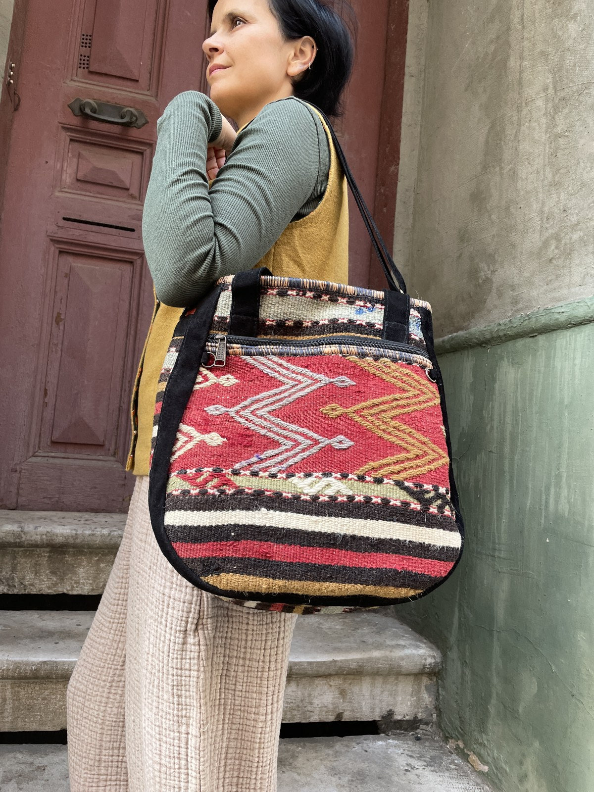 Bohem Laptop Kilim Siyah Kırmızı Omuz Çantası