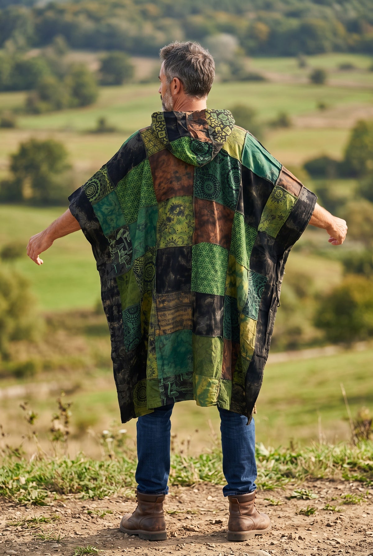 Langtang Nepal Patchwork Kapüşonlu Panço – Unisex Yeşil Etnik Bohem Tasarım