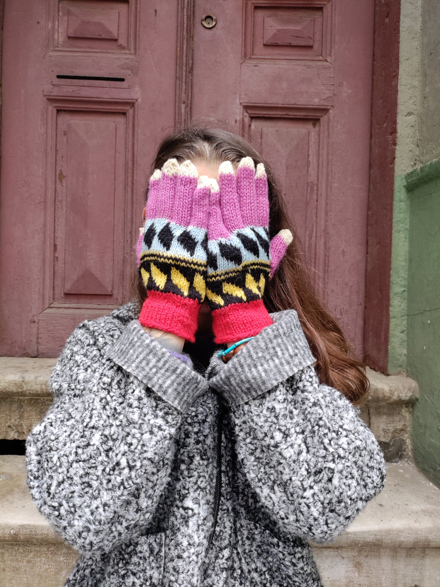 Bohem Etnik Desenli Yün Kırmızı Siyah Eldiven