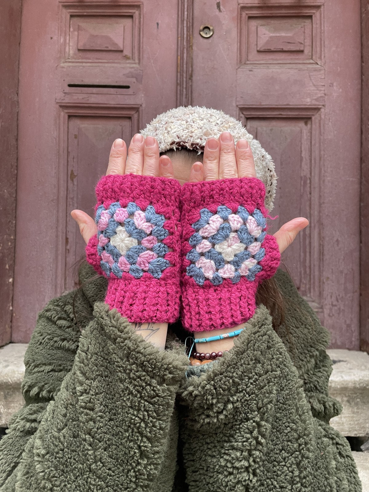 Bohem Motifli Parmaksız Pembe Gri Eldiven