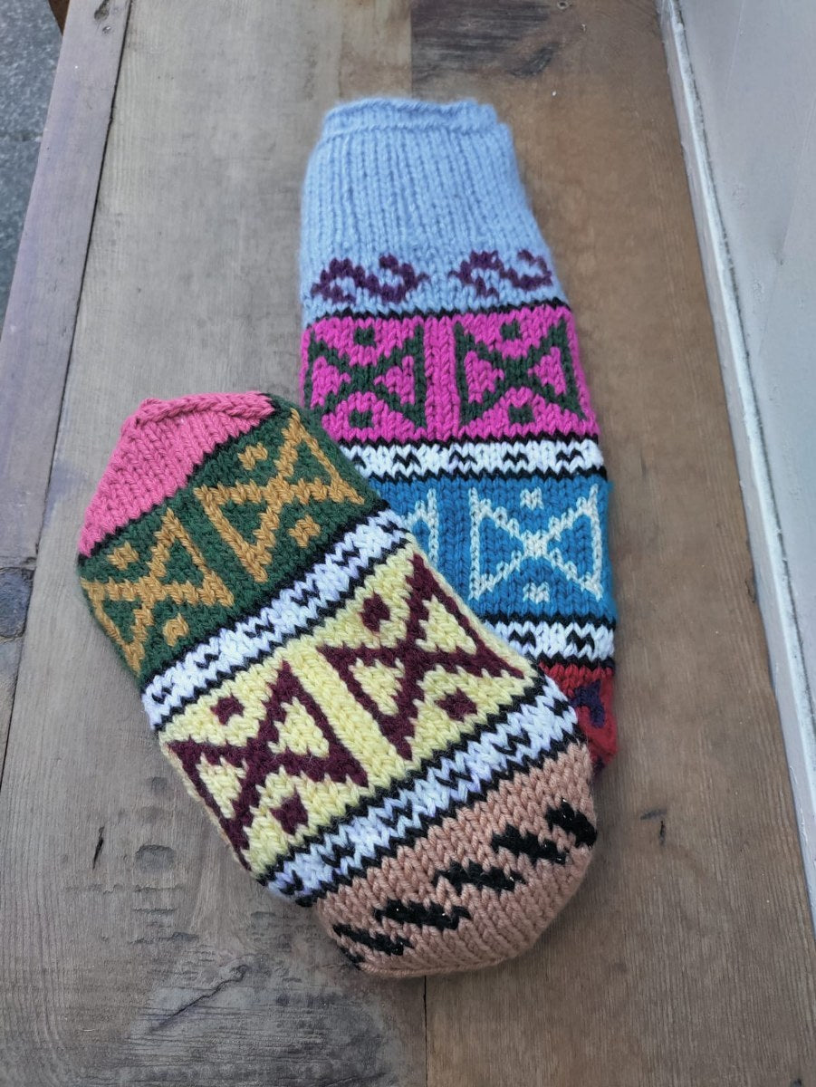 Etnik Desenli Yün Çorap