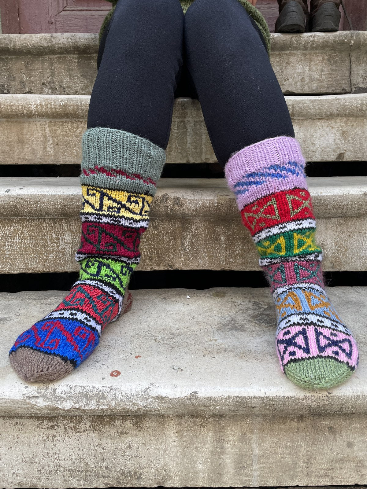 Etnik Desenli Yün Gri Sarı Çorap