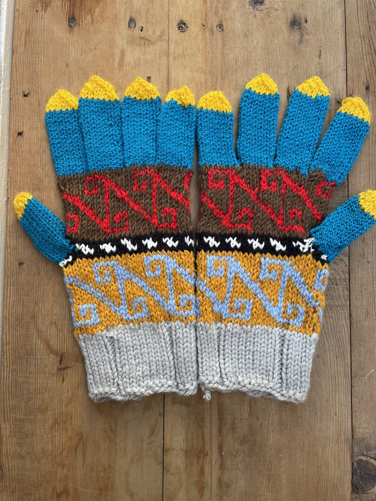 Etnik Desenli Mavi Yün Eldiven