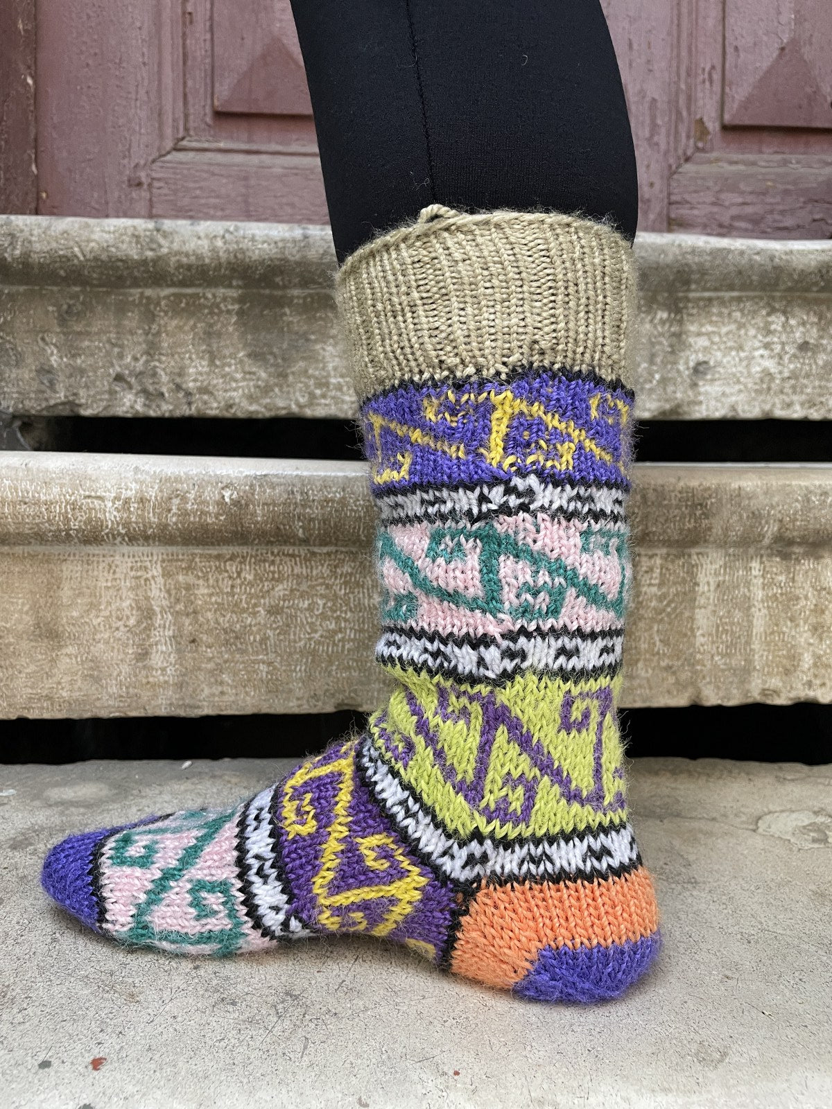 Etnik Desenli Yün Süt Kahve Eflatun Çorap