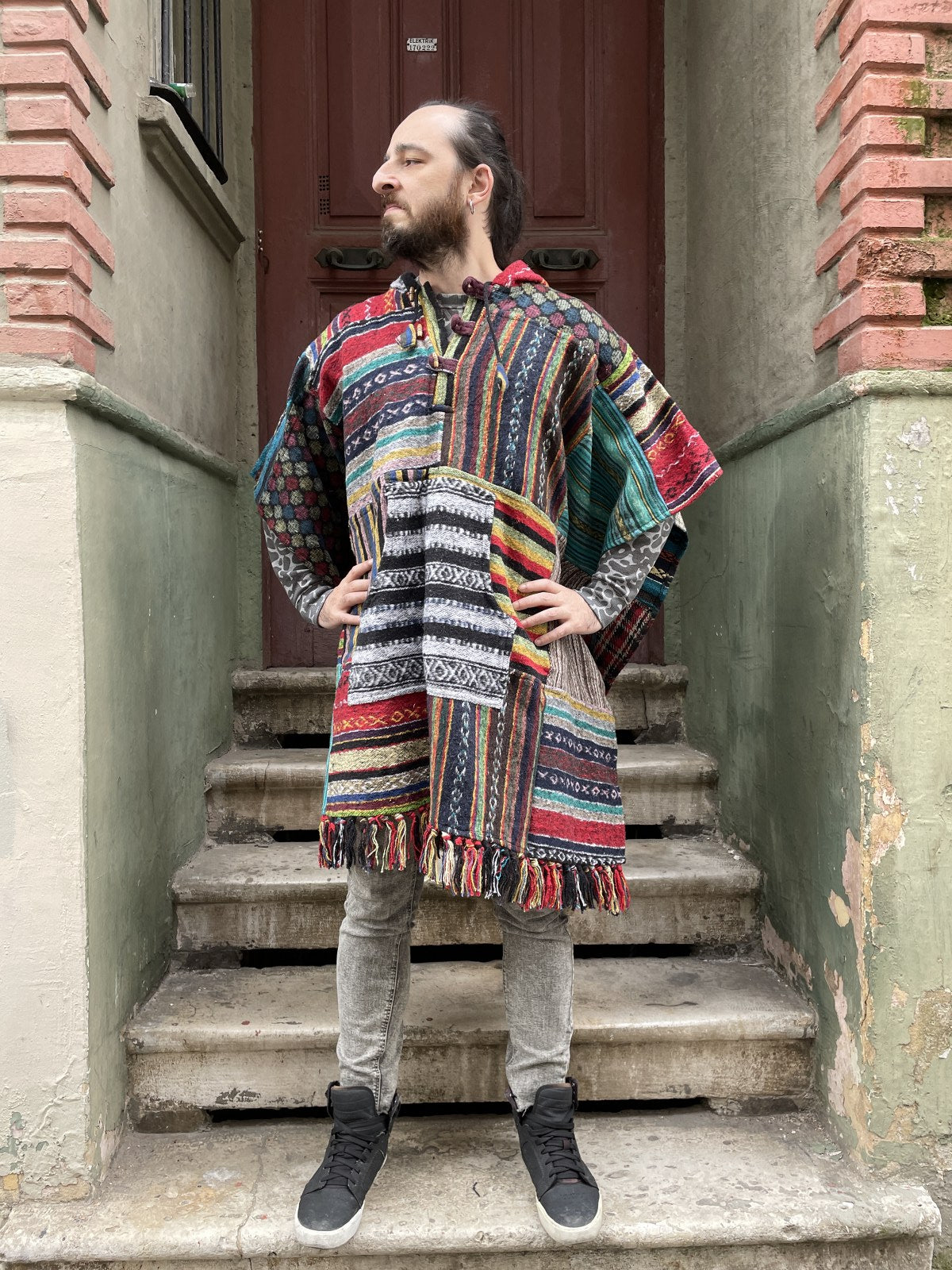 Unisex Nepal Gheri Siyah Beyaz Kırmızı Panço