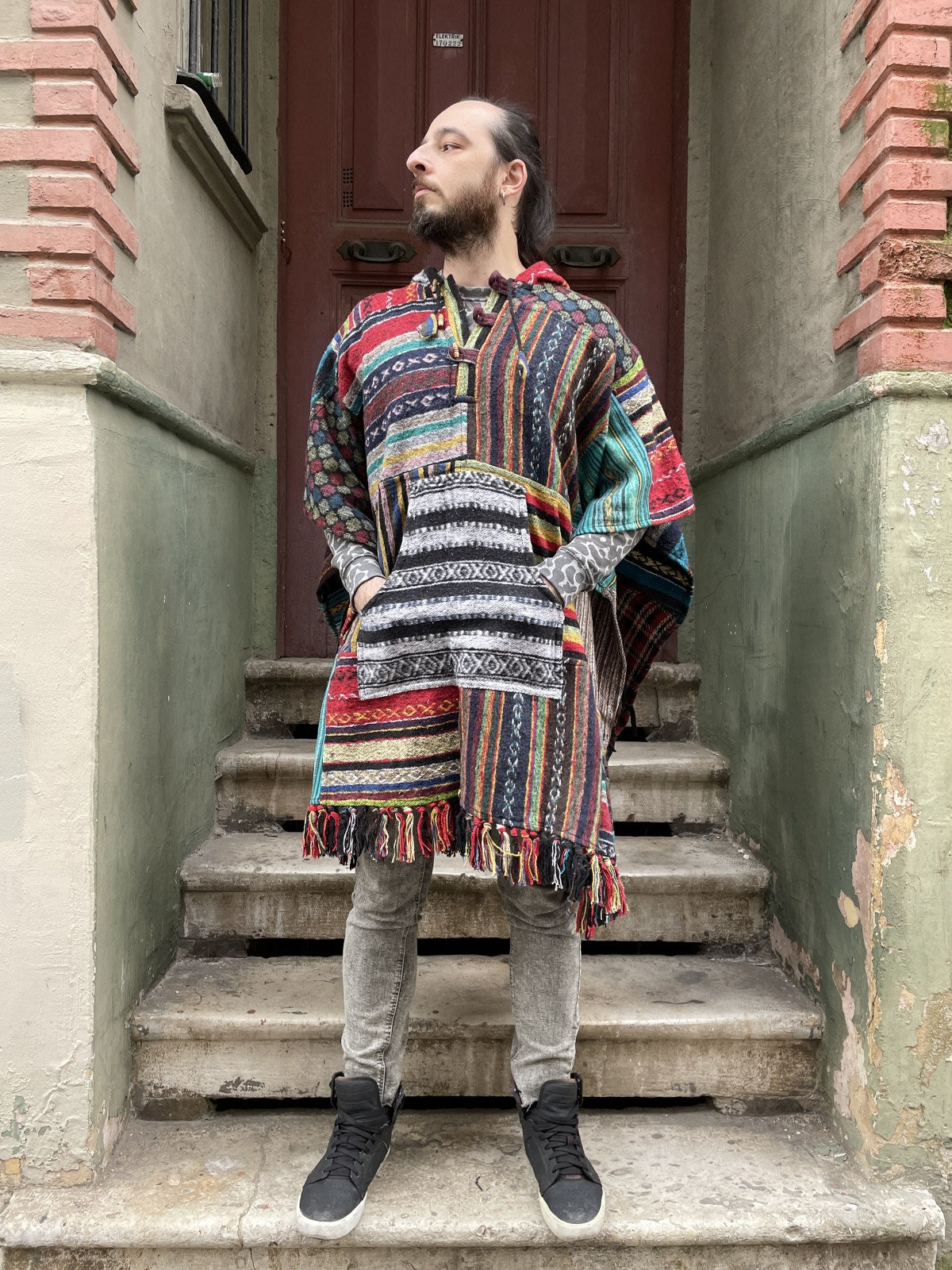 Unisex Nepal Gheri Siyah Beyaz Kırmızı Panço