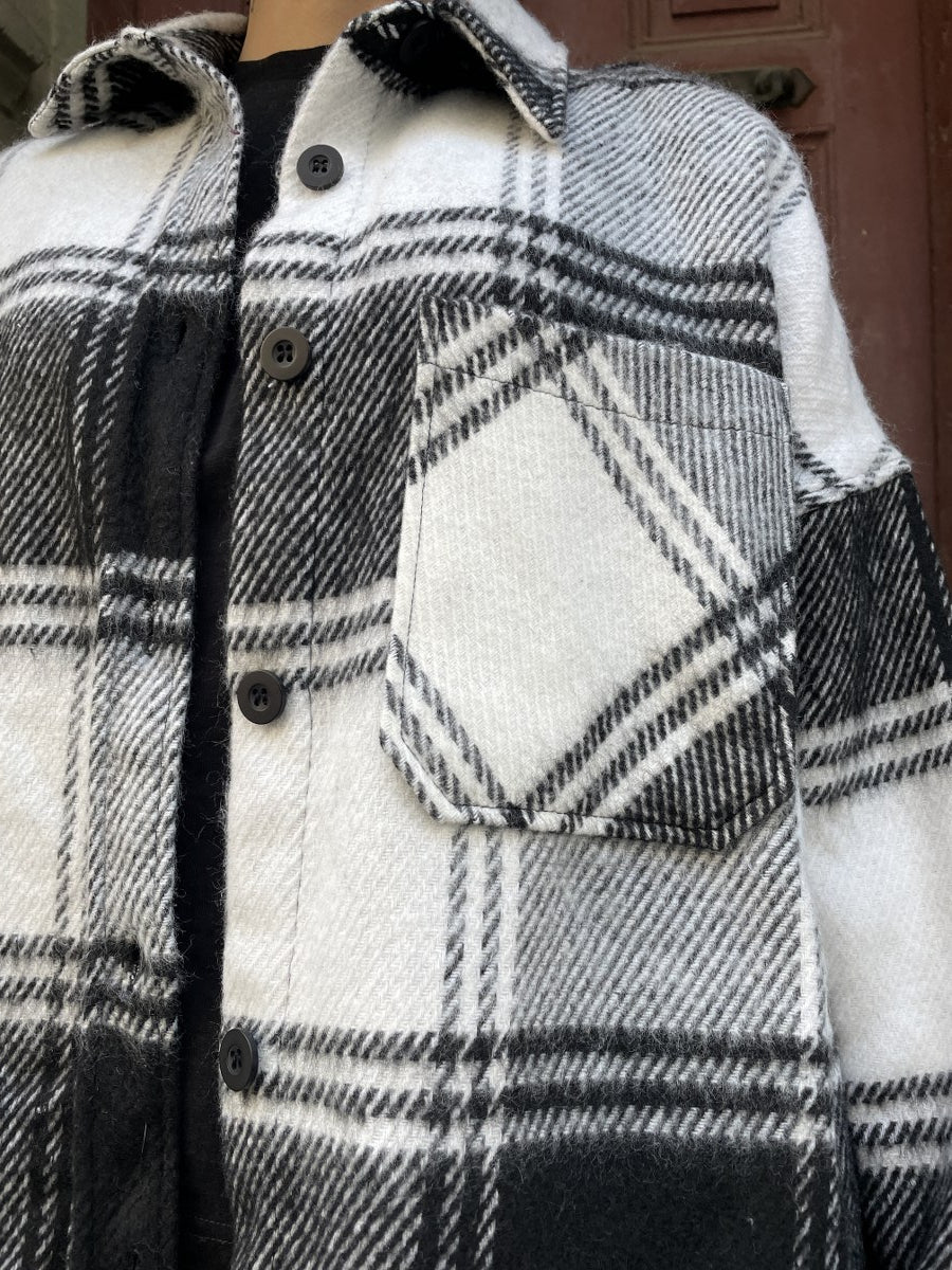 Oversize Kadın Oduncu Gömlek – Boho & Casual- Siyah Beyaz