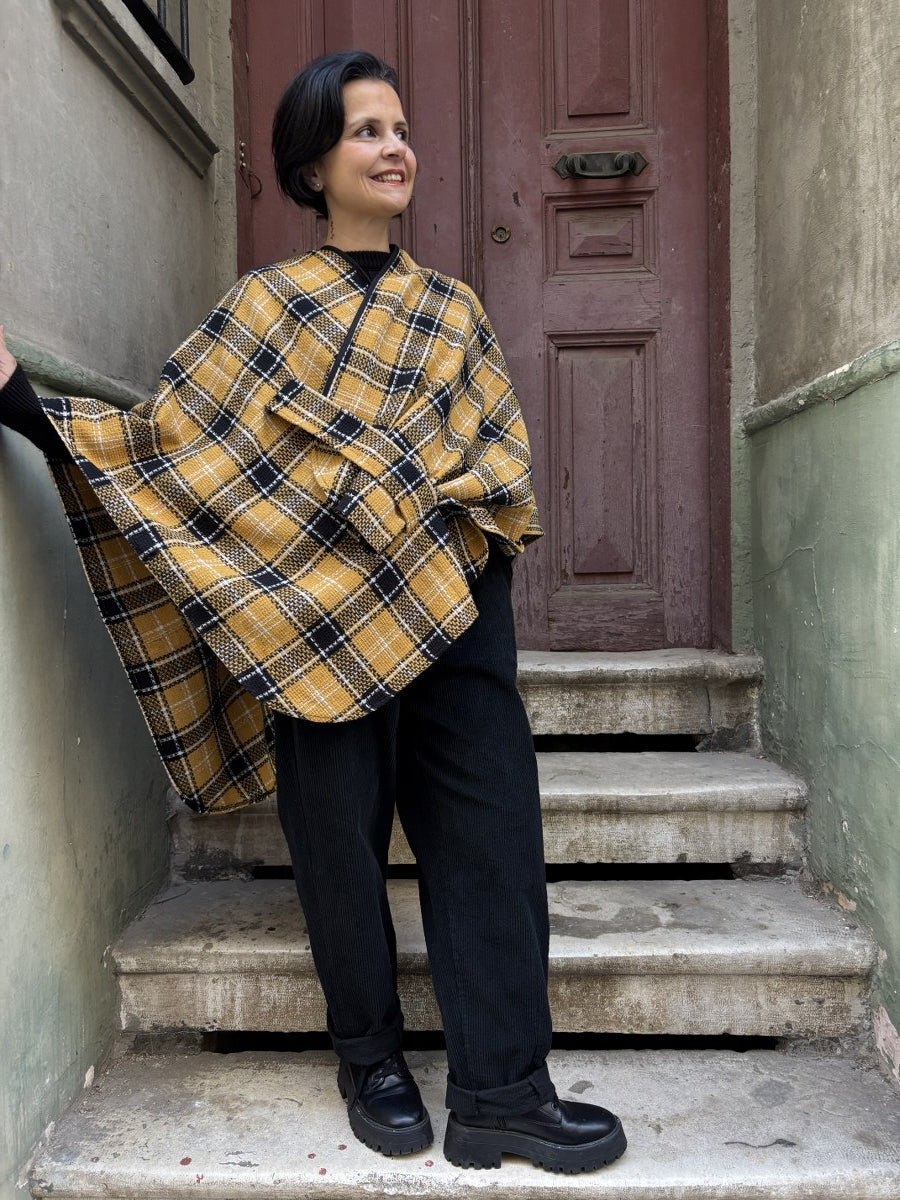 Siyah Sarı Kadın Renkli Ekose Panço