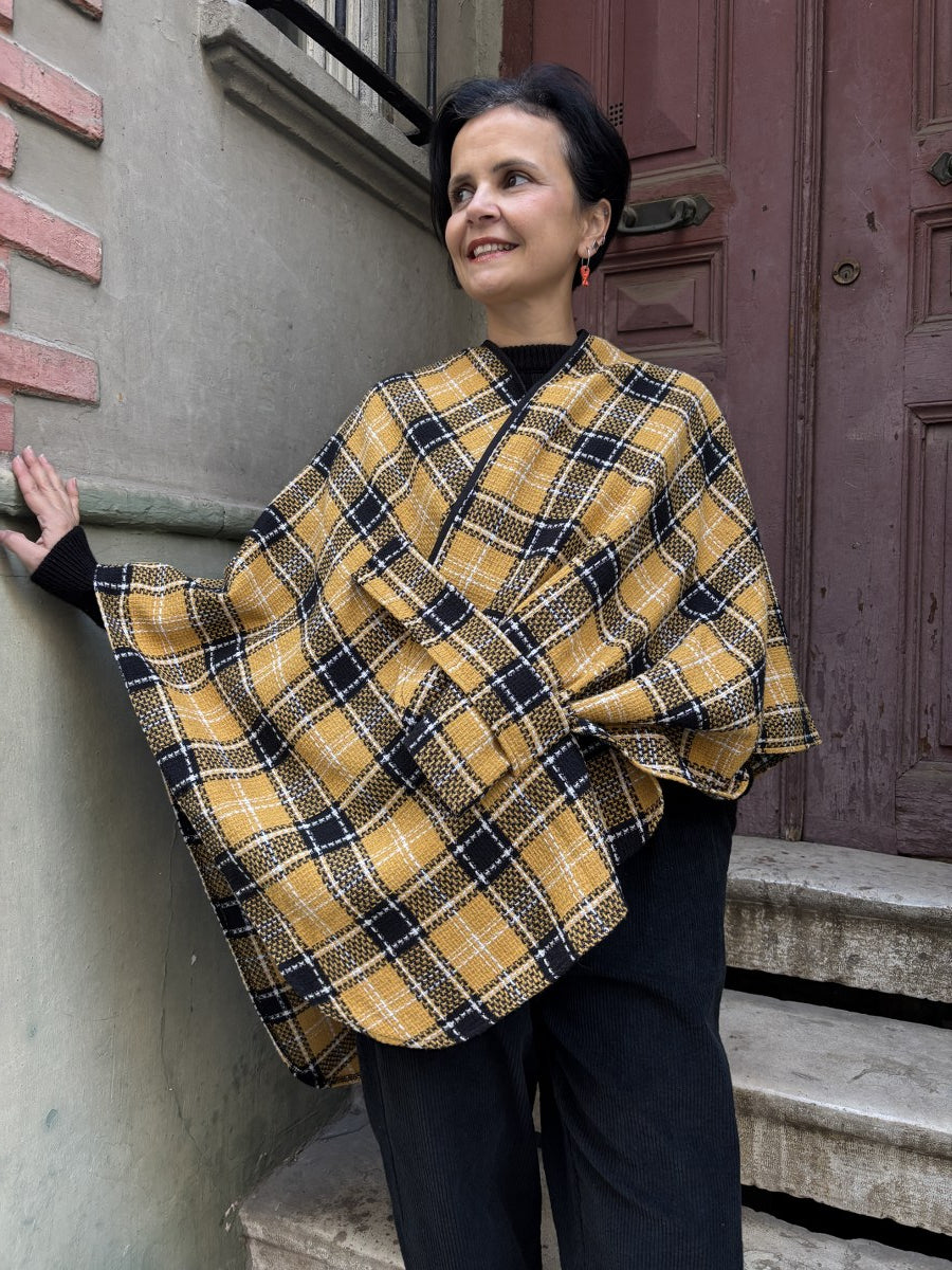 Siyah Sarı Kadın Renkli Ekose Panço