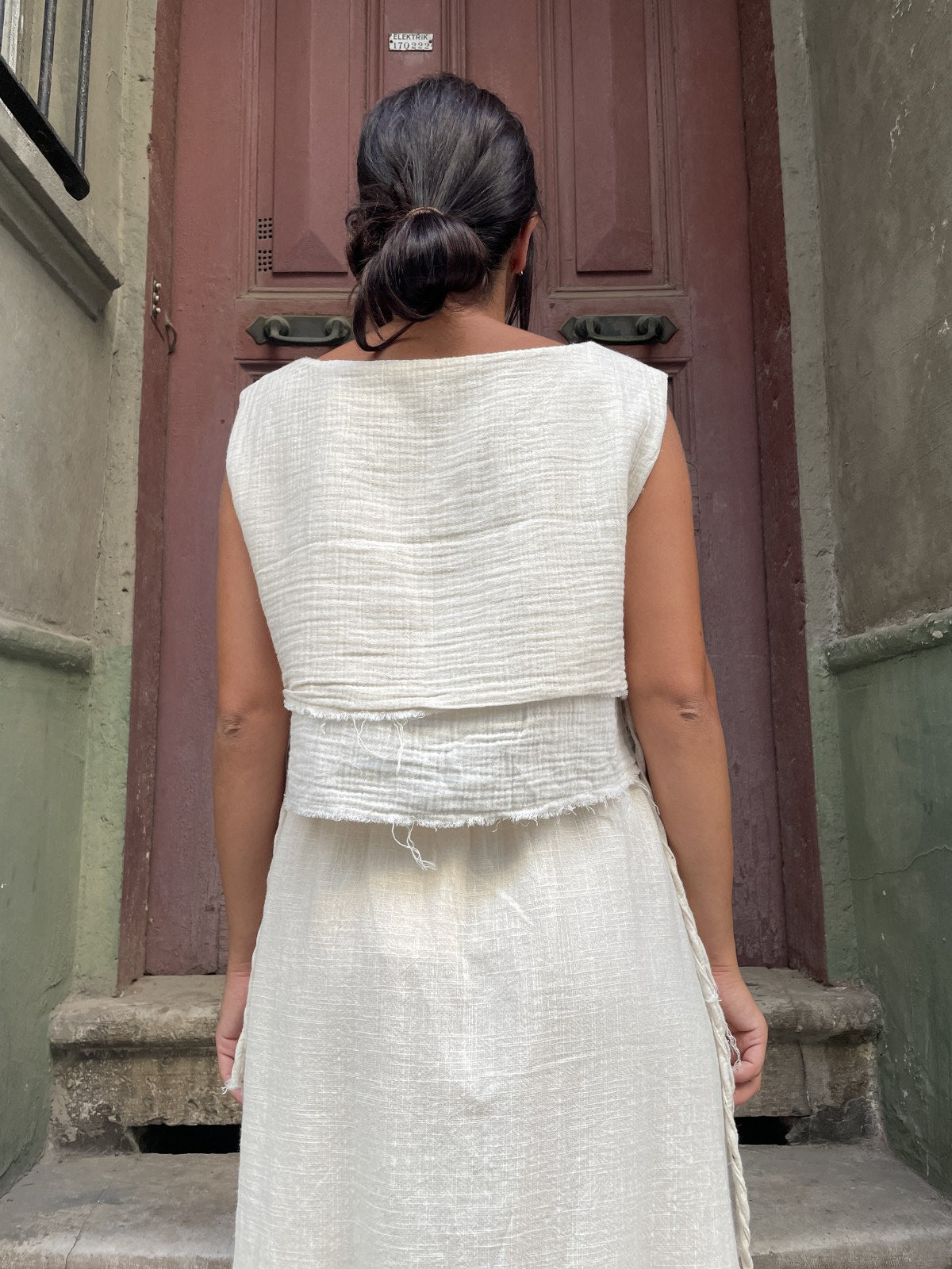 Bohem Müslin Kolsuz Crop Bluz
