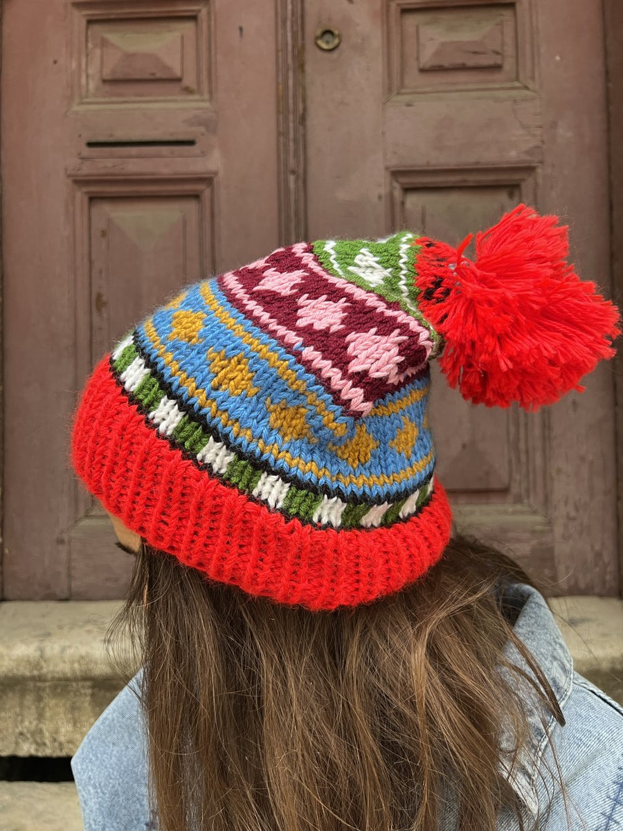 El Yapımı Renkli Bohem Bere Eldiven Takımı – Kışlık Örgü Desenli Kadın Bere- Kırmızı