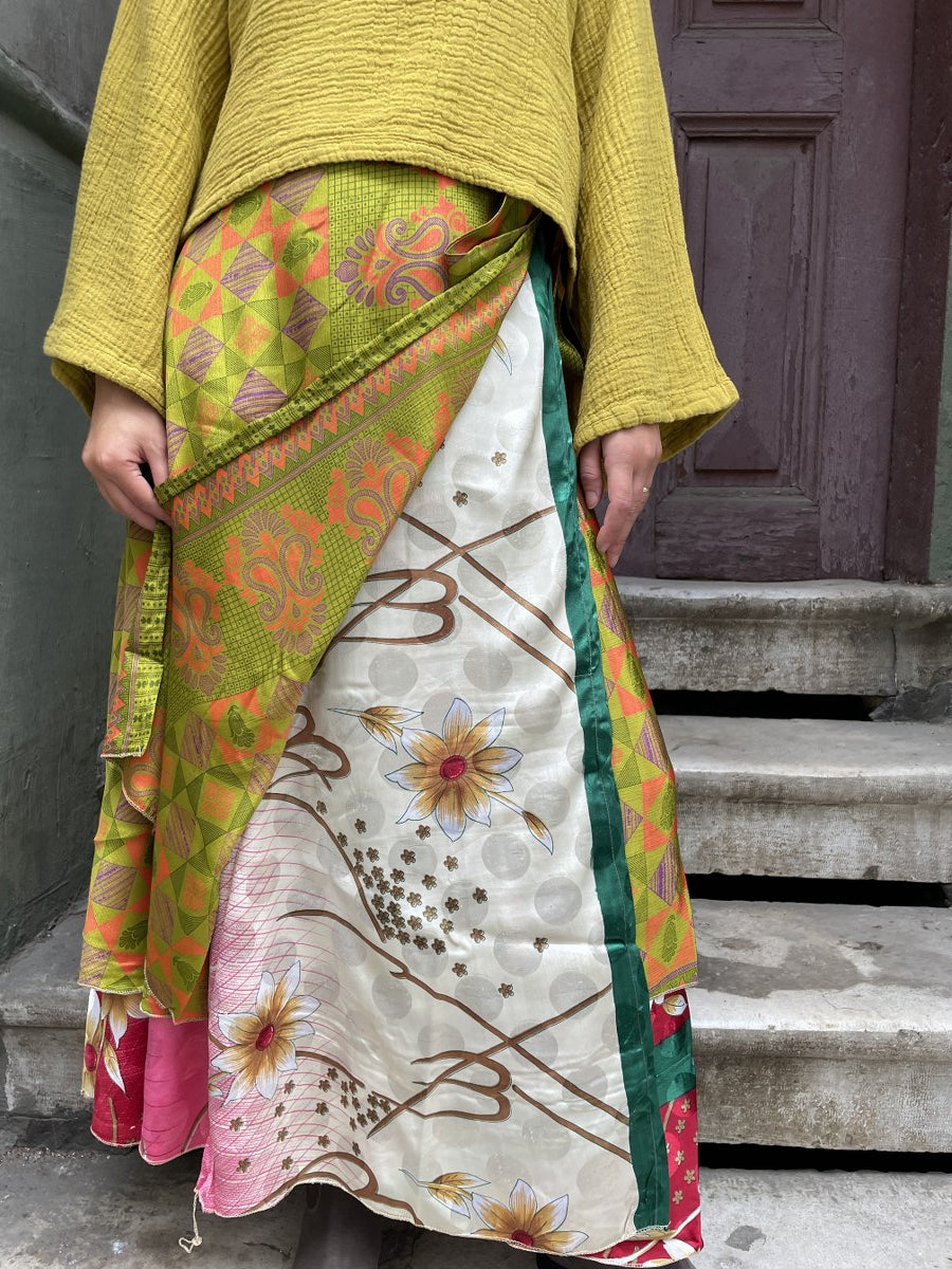 Nepal İpek Çift Taraflı Bağlamalı Etek – Yeşil Sarı Desenli