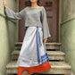 Boho Yaşam, doğallığın ve özgünlüğün buluştuğu tasarımlarla ruhunuzu yansıtır. Çift taraflı çiçek desenli ipek eteğimiz, hem günlük hem de özel kombinlerinizde size farklı bir ifade özgürlüğü sunar.