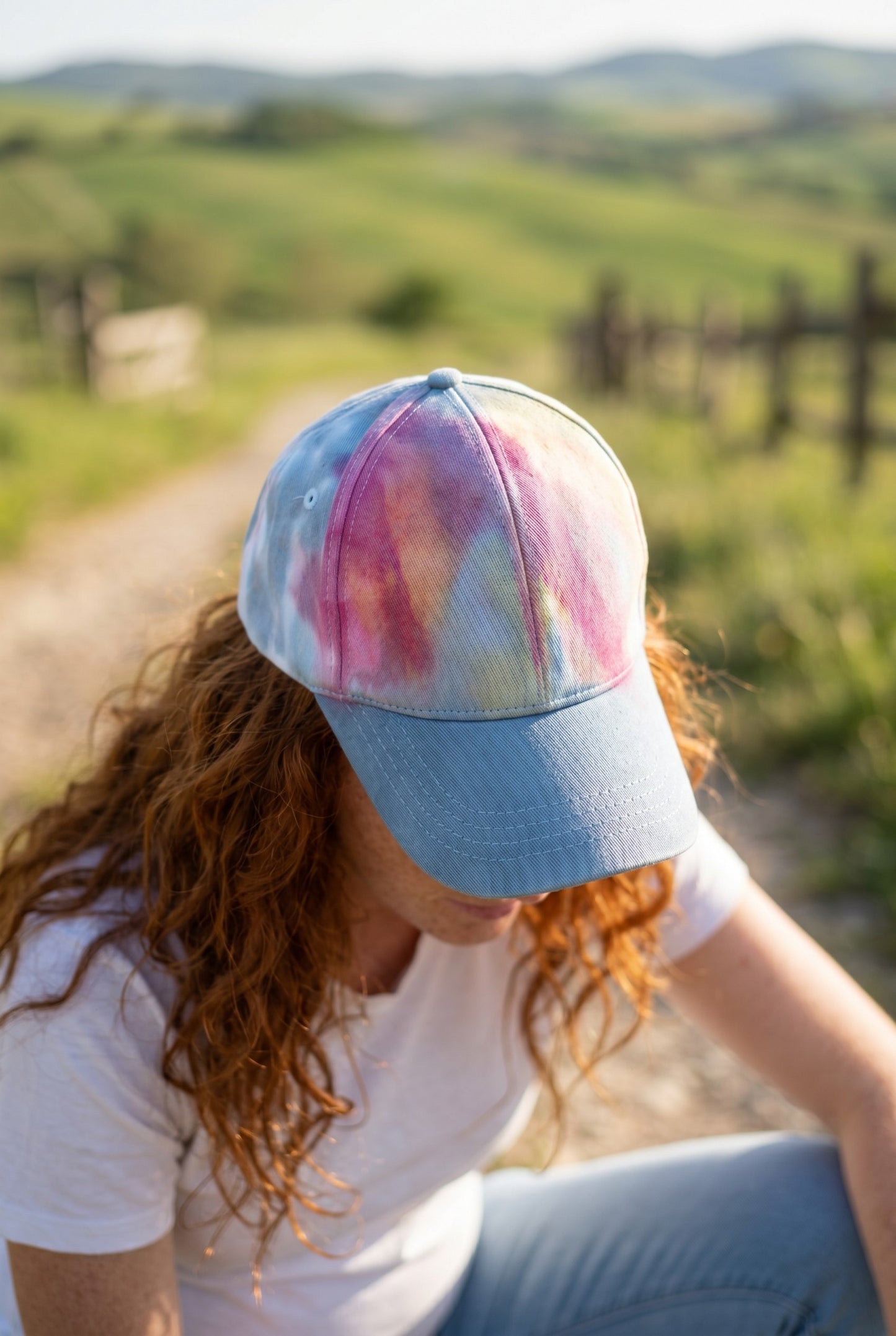 Batik Desenli Unisex Şapka – Aurora Pastel El Boyaması Kep