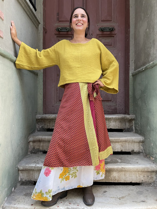 Nepal Çift Taraflı İpek Etek – El Yapımı, Floral & Etnik Desenli