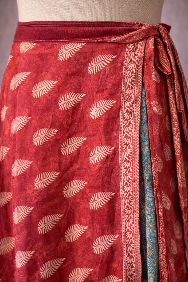 Çift Taraflı Bağlamalı İpek Etek – Soft Paisley