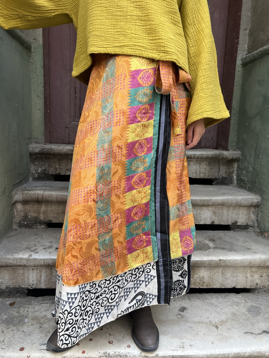 Çift Taraflı Nepal İpek Etek – Turuncu Motifli