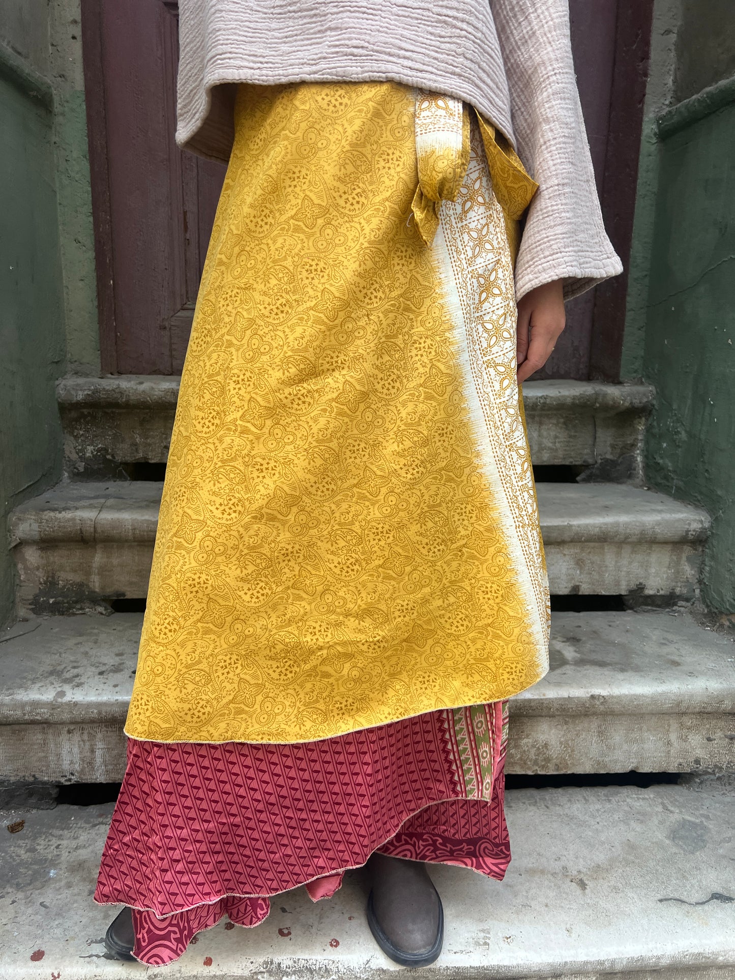 Nepal İpek Çift Taraflı Bağlamalı Etek – Sarı Desenli