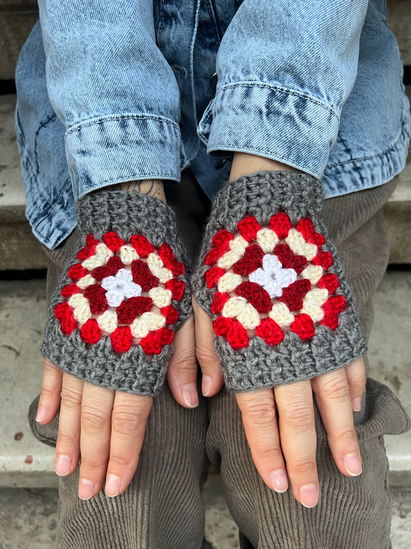 Bohemian Patterned Fingerless Lilac Gloves