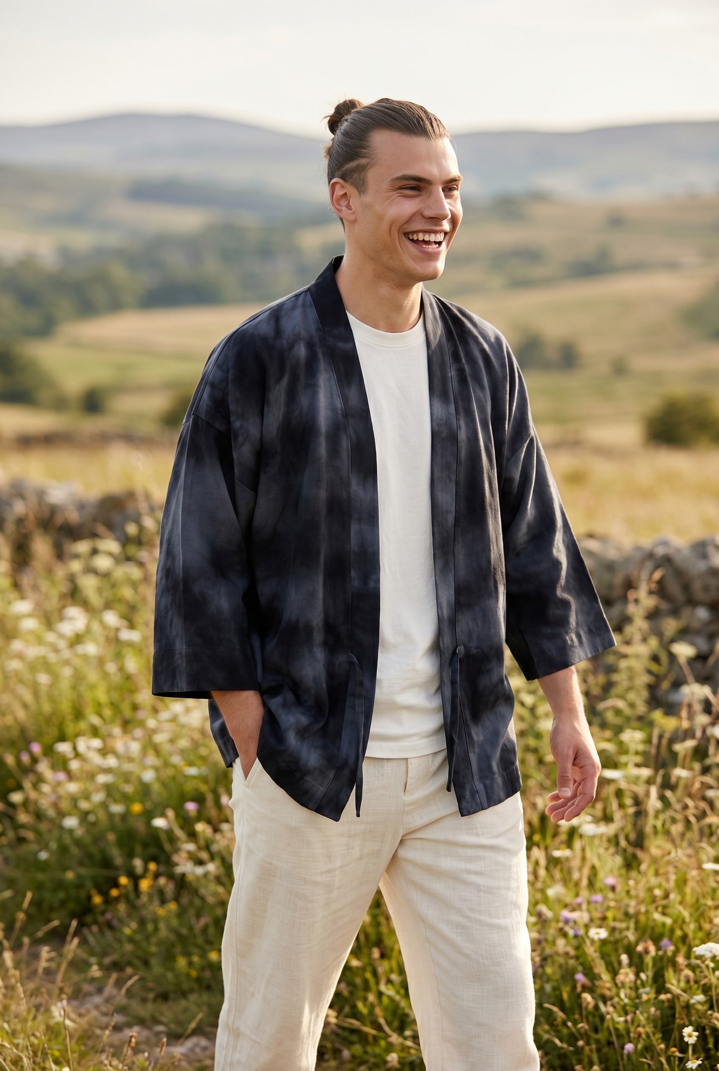 Erkek Kimono Midnight Flow – Batik Desenli, Doğal Kumaş, Sürdürülebilir Üretim