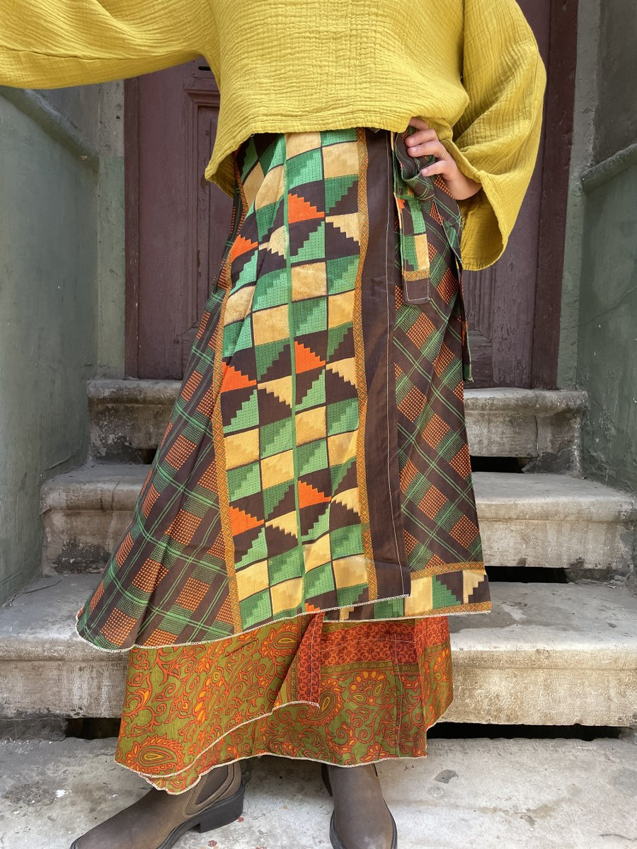 Çift Taraflı Nepal İpek Etek – El Yapımı, Geometrik & Bohem Stil