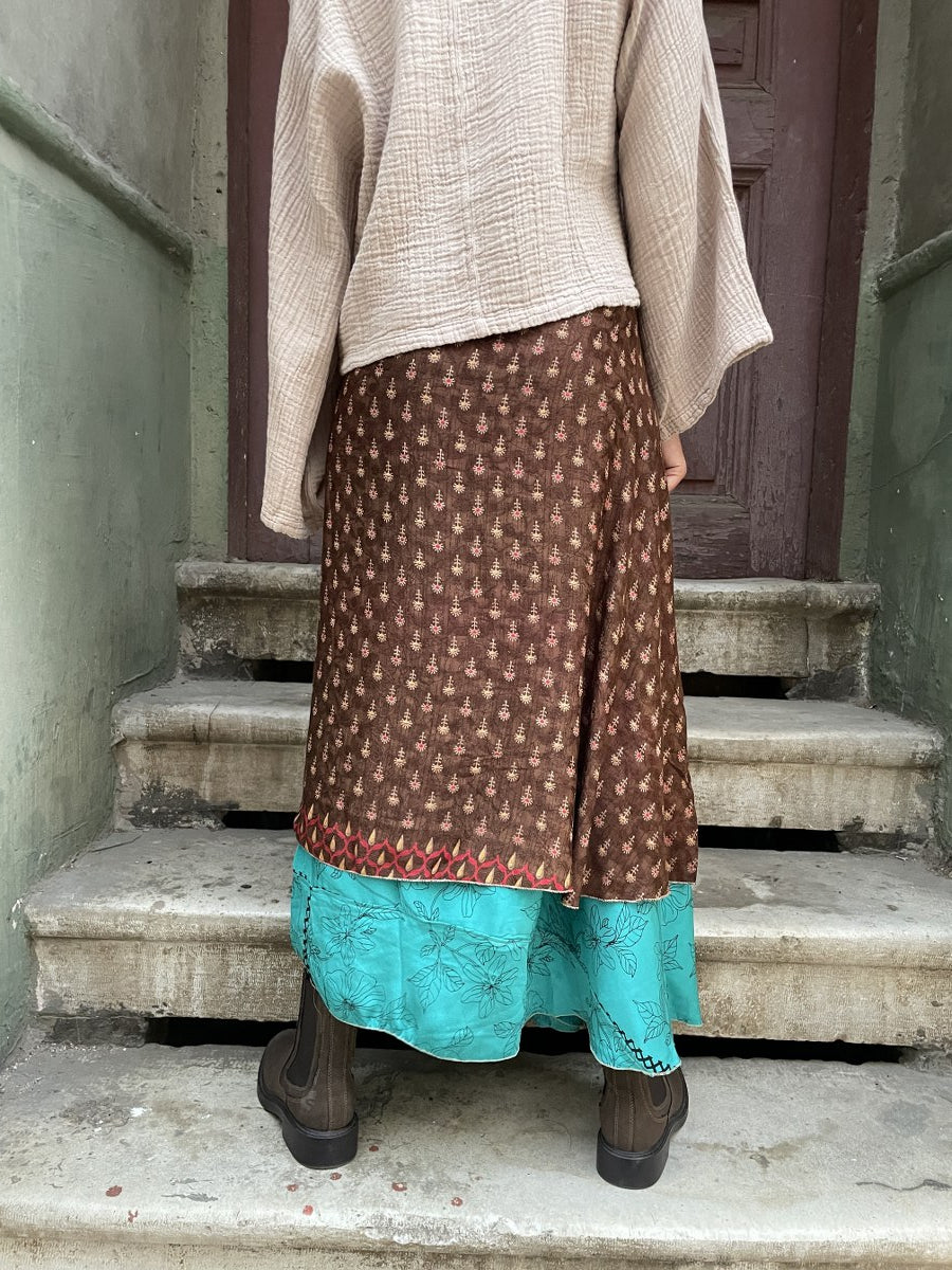 Nepal Çift Taraflı İpek Etek – Kahverengi & Turkuaz Desenli, El Yapımı
