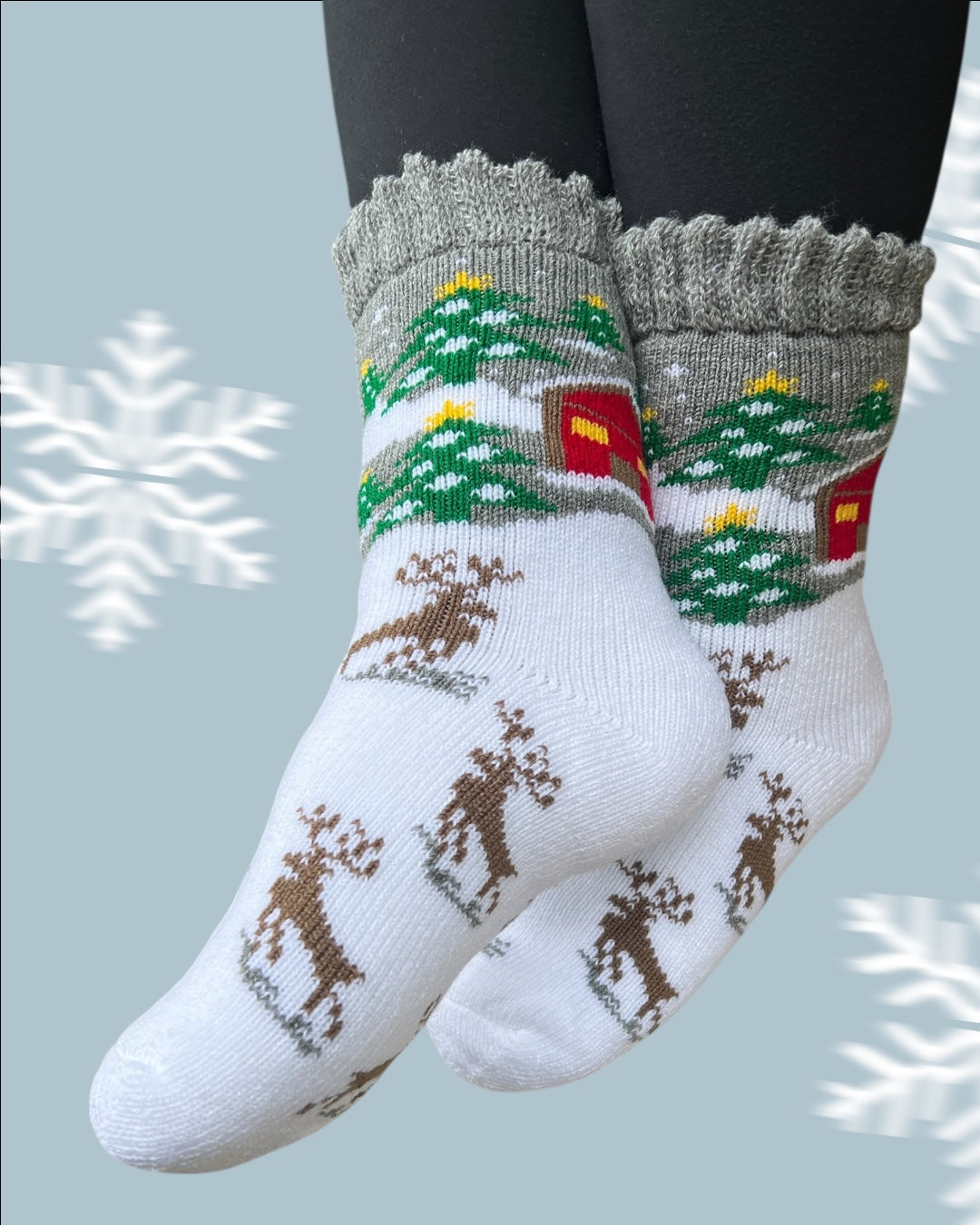 Kalın Yün Kadın Yılbaşı Çorabı – Ev Desenli, Sıcak Tutan Kışlık Çorap