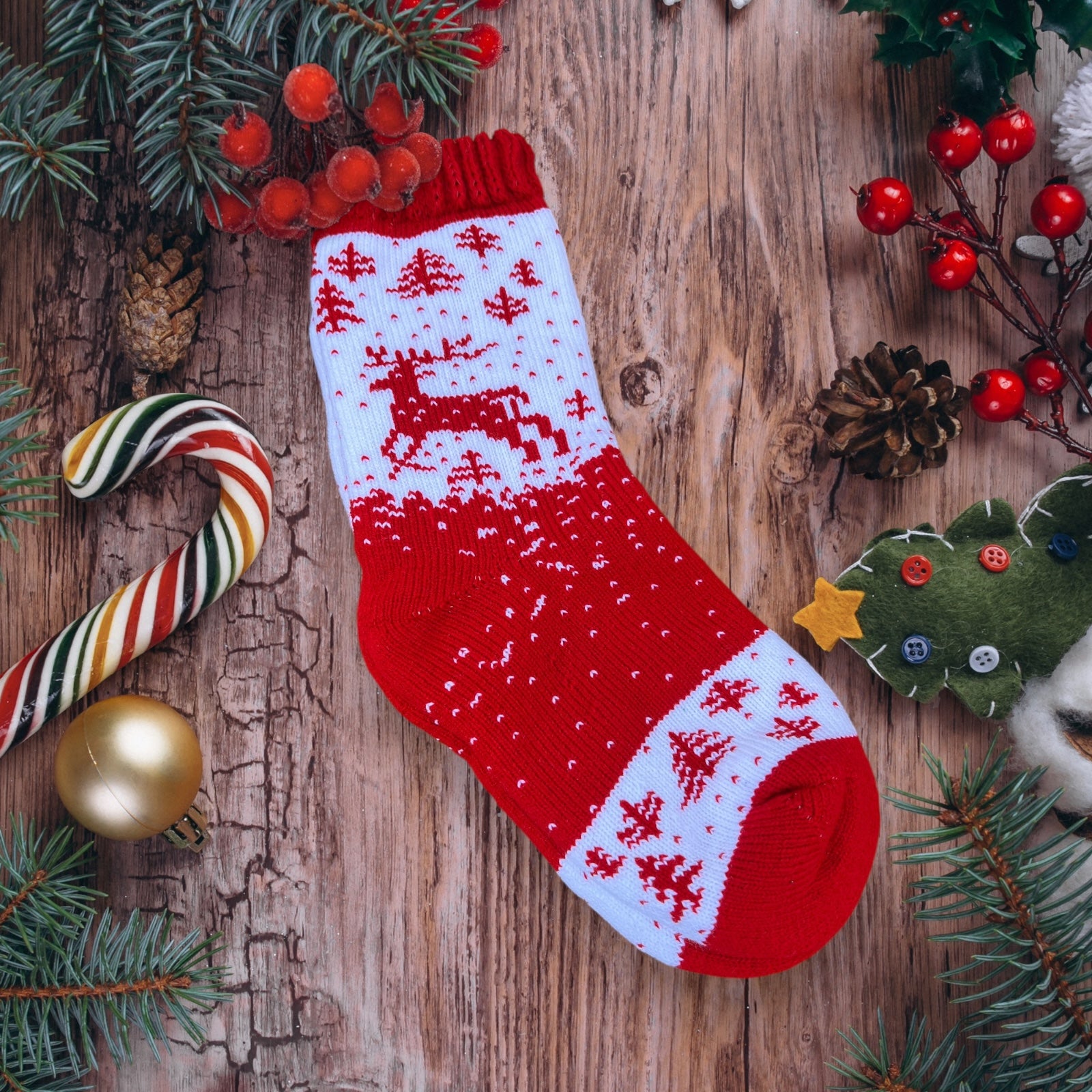 Kalın Yün Kadın Yılbaşı Çorabı – Sıcak Tutan, Kışlık, Geyik Desenli
