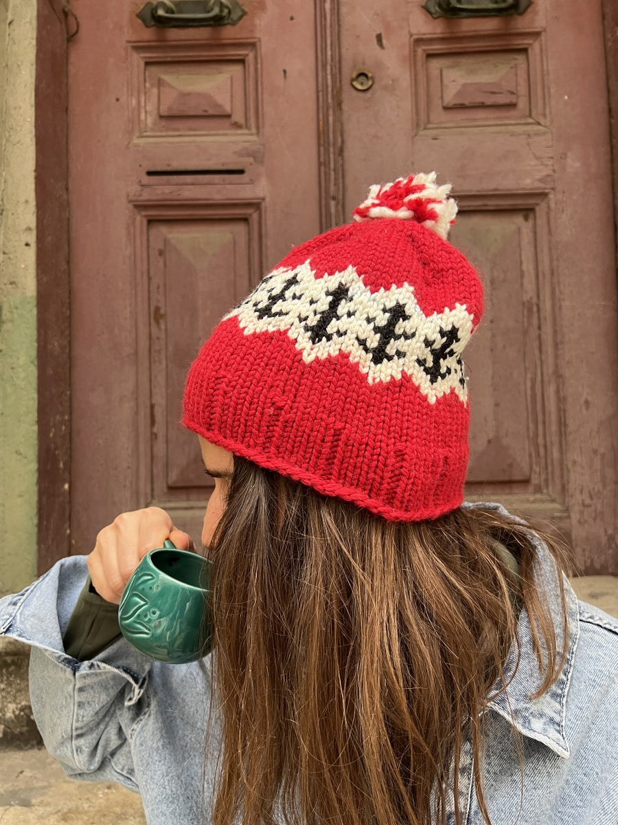 Bohem Yılbaşı Motifli El Örgüsü Bere