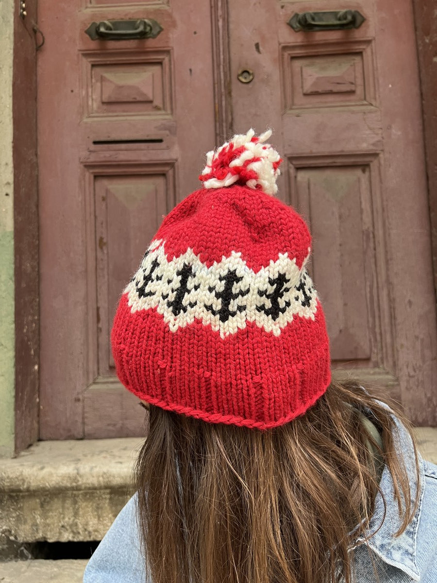 Bohem Yılbaşı Motifli El Örgüsü Bere