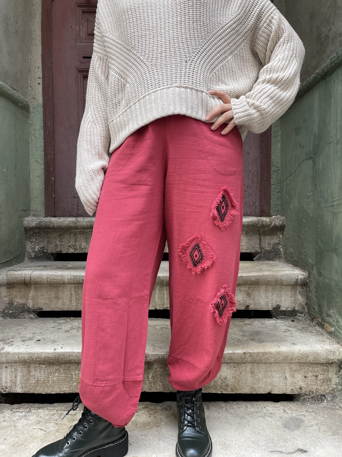 Kırmızı Bohem Kilim Motifli Kadın Pantolon