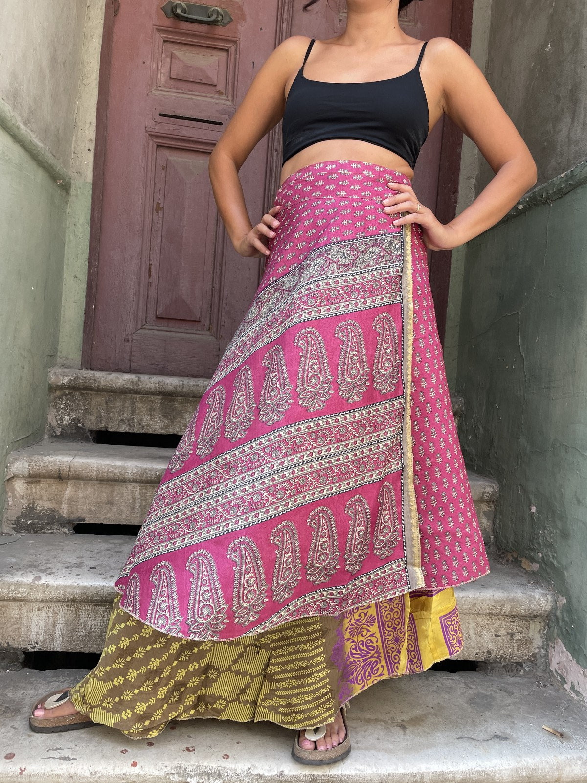 Nepal İpek Çift Taraflı Bağlamalı Etek – Pembe Sarı Paisley Desenli