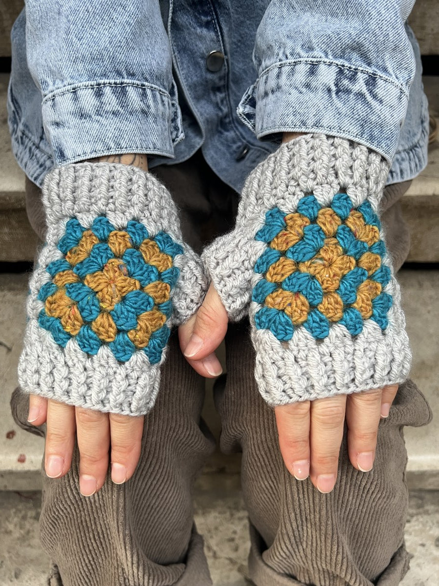 Bohem Motifli Parmaksız El Örgüsü Eldiven - Gri Yeşil